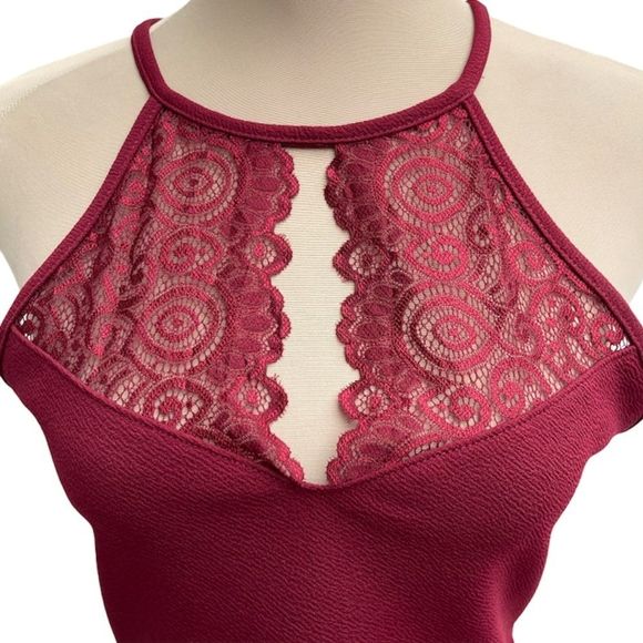 Women Keyhole Neck crop Tank Top Medium Charlotte Russe - Picture 6 of 8